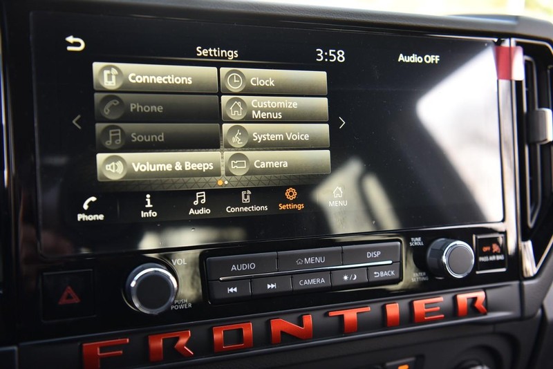 Nissan Frontier Vehicle Image 20