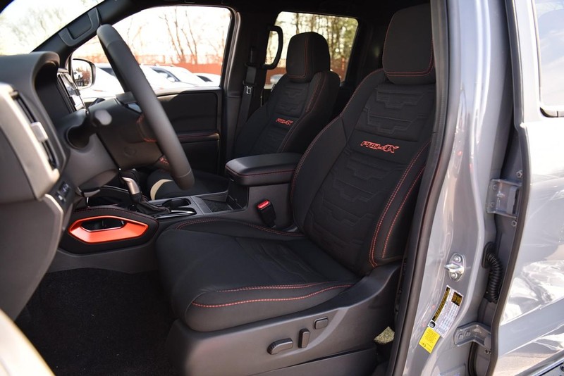Nissan Frontier Vehicle Image 22