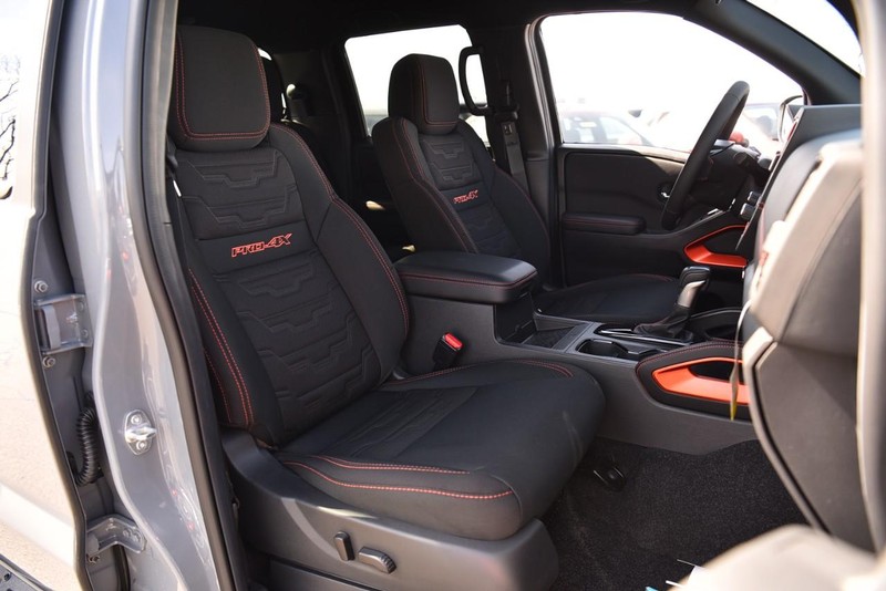 Nissan Frontier Vehicle Image 23
