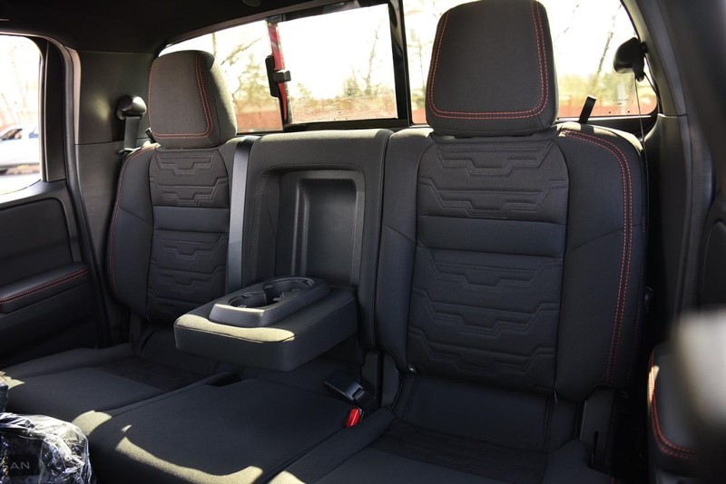 Nissan Frontier Vehicle Image 24