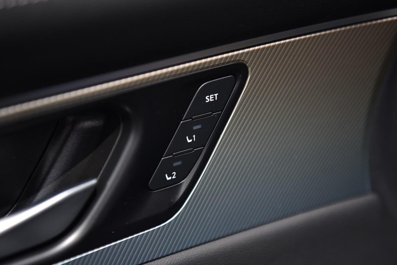 Nissan Murano Vehicle Image 10