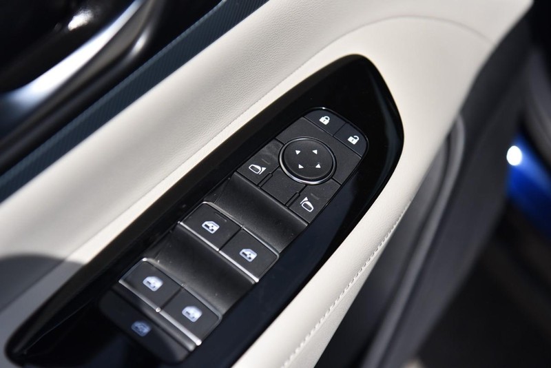 Nissan Murano Vehicle Image 09