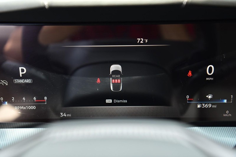 Nissan Murano Vehicle Image 13