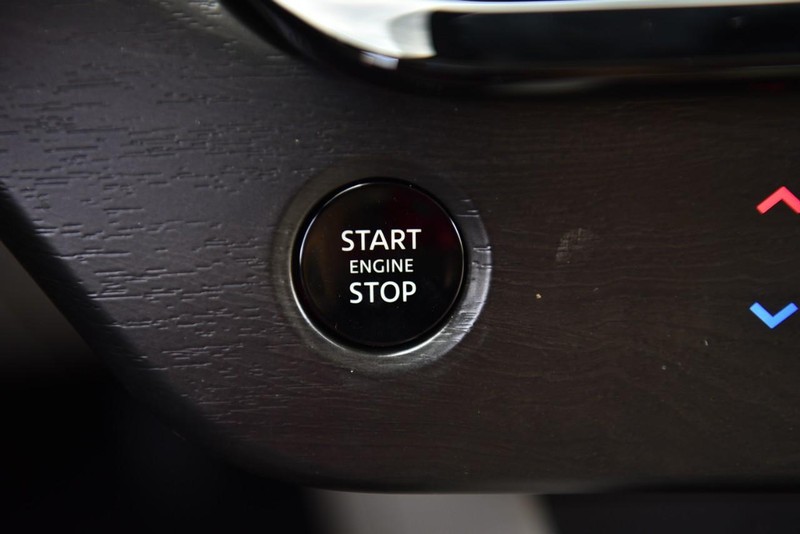 Nissan Murano Vehicle Image 21