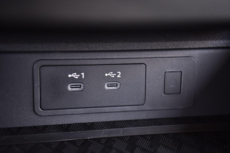 Nissan Murano Vehicle Image 15