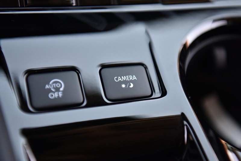 Nissan Murano Vehicle Image 17