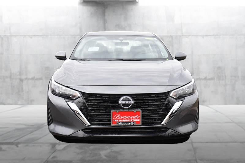Nissan Sentra Vehicle Image 04