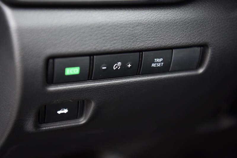 Nissan Sentra Vehicle Image 10