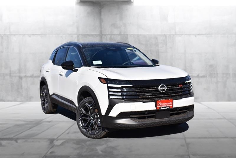 Nissan Kicks Vehicle Image 02
