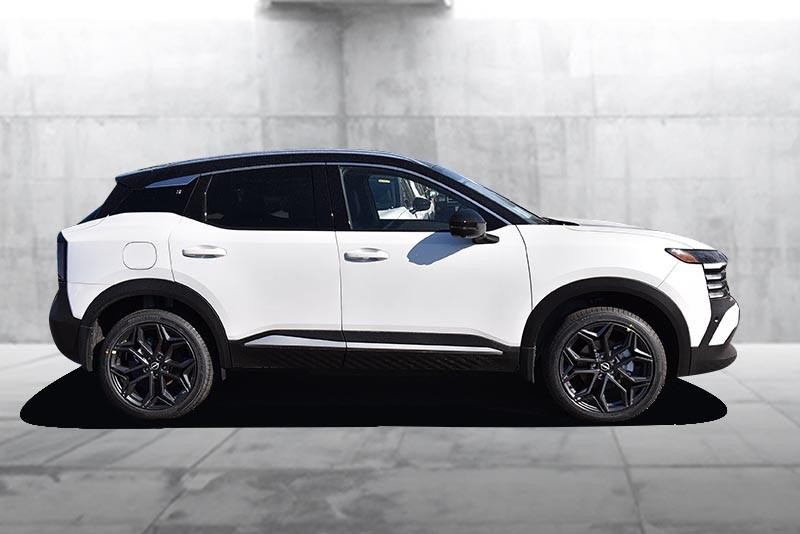 Nissan Kicks Vehicle Image 05