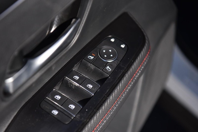 Nissan Kicks Vehicle Image 08