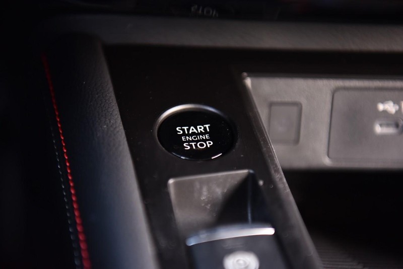 Nissan Kicks Vehicle Image 16