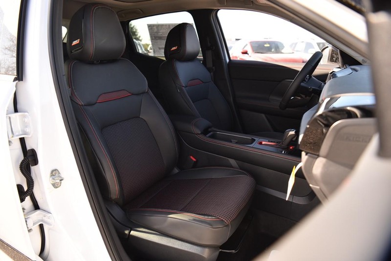 Nissan Kicks Vehicle Image 22