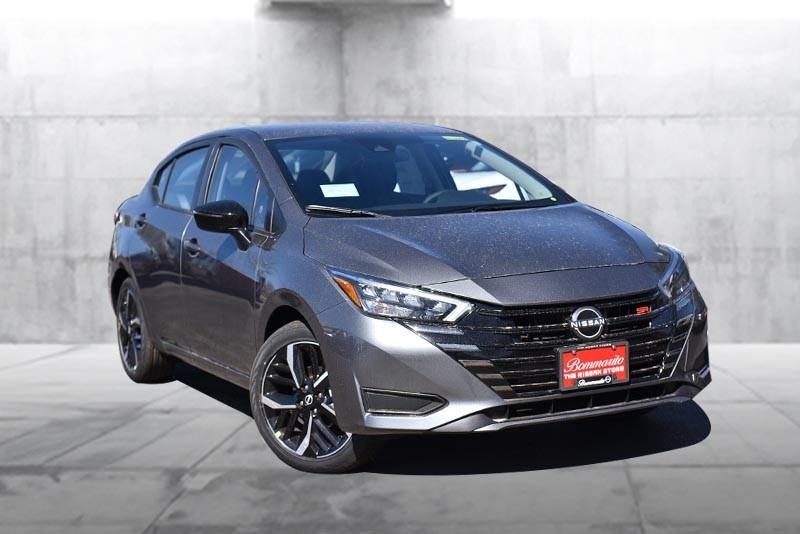 Nissan Versa Vehicle Image 02