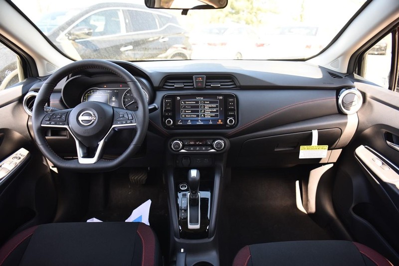 Nissan Versa Vehicle Image 07