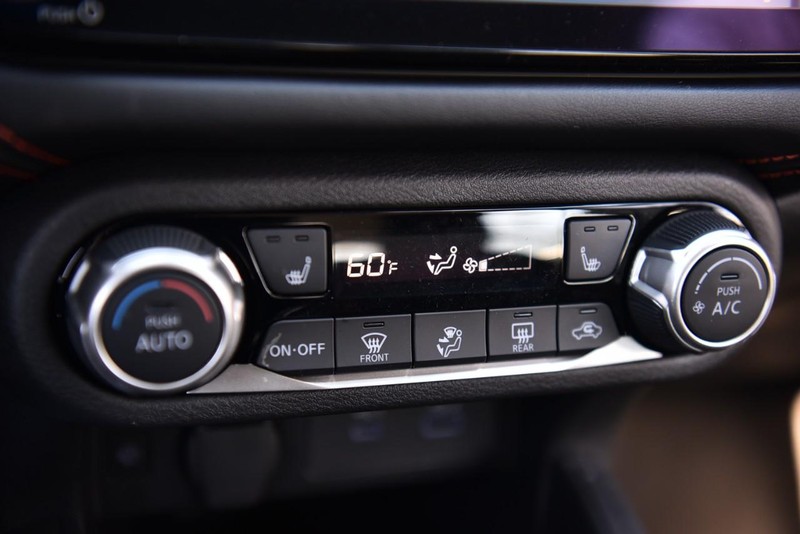 Nissan Versa Vehicle Image 12