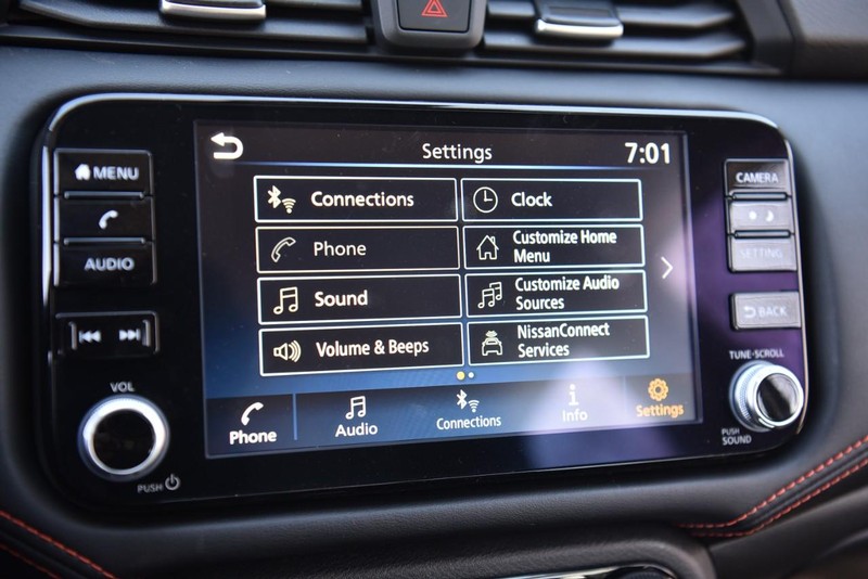 Nissan Versa Vehicle Image 15