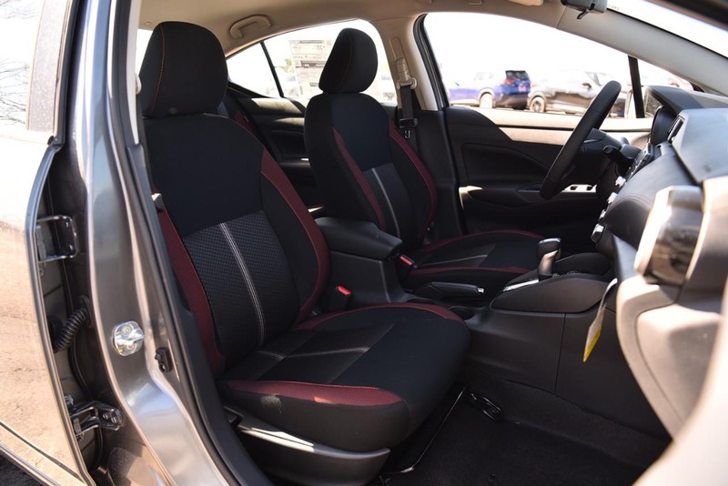 Nissan Versa Vehicle Image 18