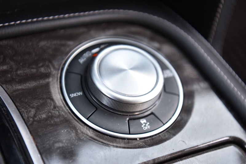 Nissan Armada Vehicle Image 17