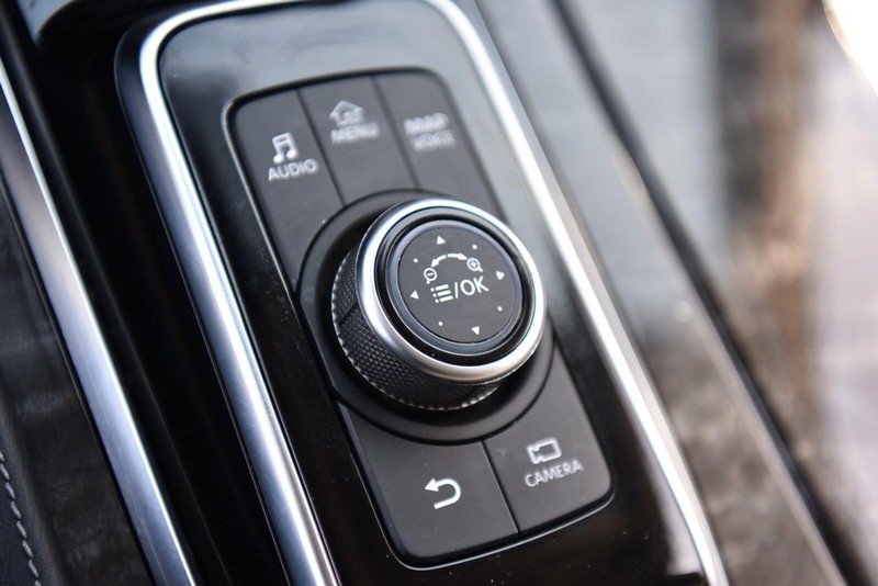 Nissan Armada Vehicle Image 18