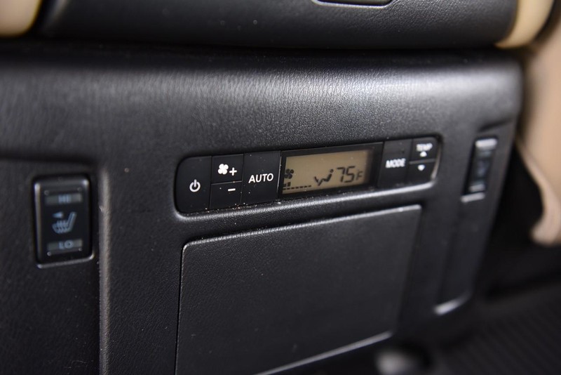 Nissan Armada Vehicle Image 30