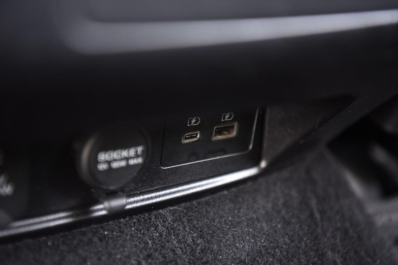 Nissan Armada Vehicle Image 32