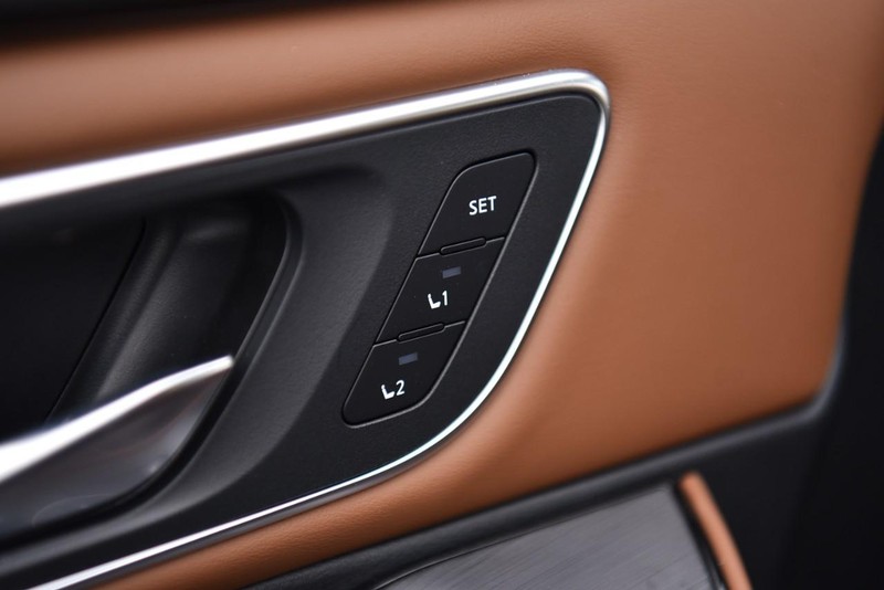 Nissan Rogue Vehicle Image 09