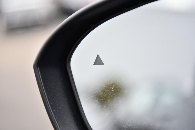 Nissan Rogue Vehicle Image 10