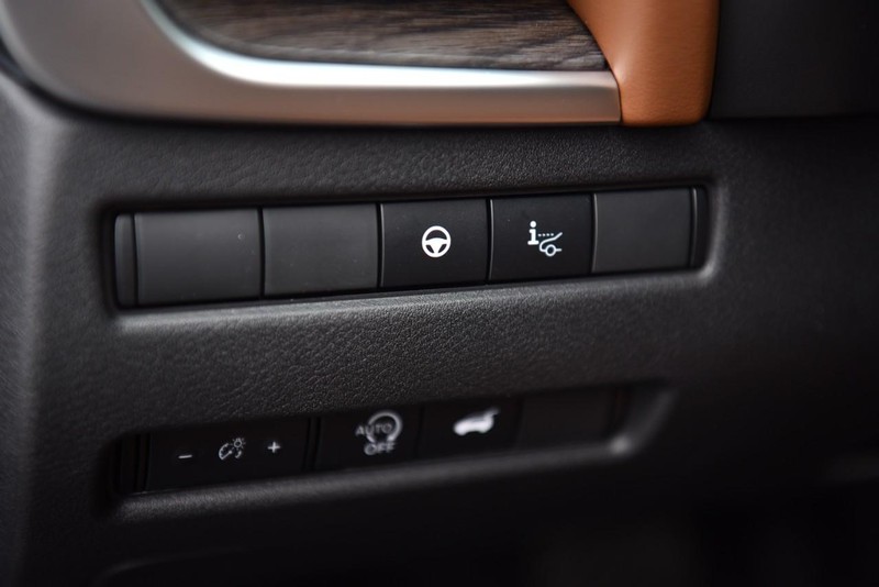 Nissan Rogue Vehicle Image 11
