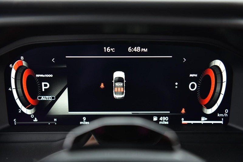Nissan Rogue Vehicle Image 12