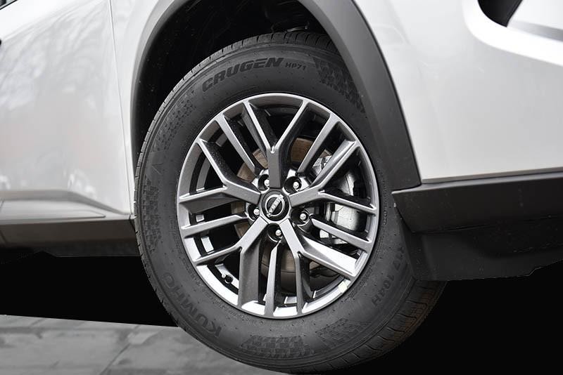 Nissan Rogue Vehicle Image 03