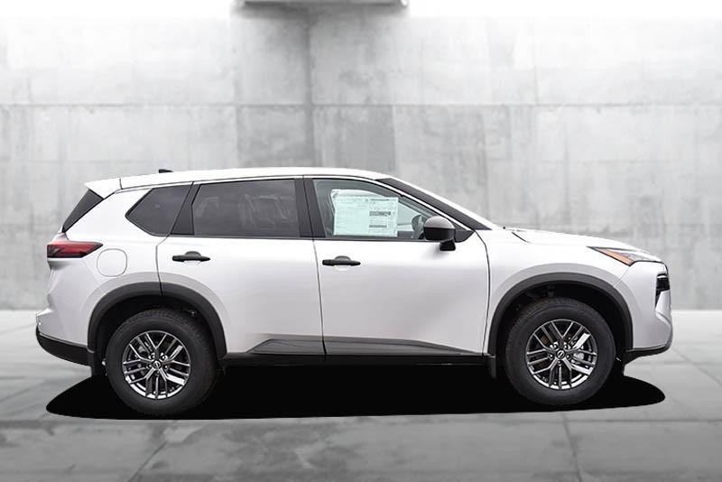 Nissan Rogue Vehicle Image 05