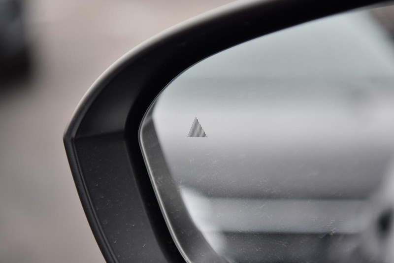 Nissan Rogue Vehicle Image 09