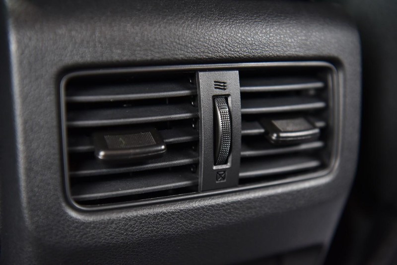 Nissan Rogue Vehicle Image 21
