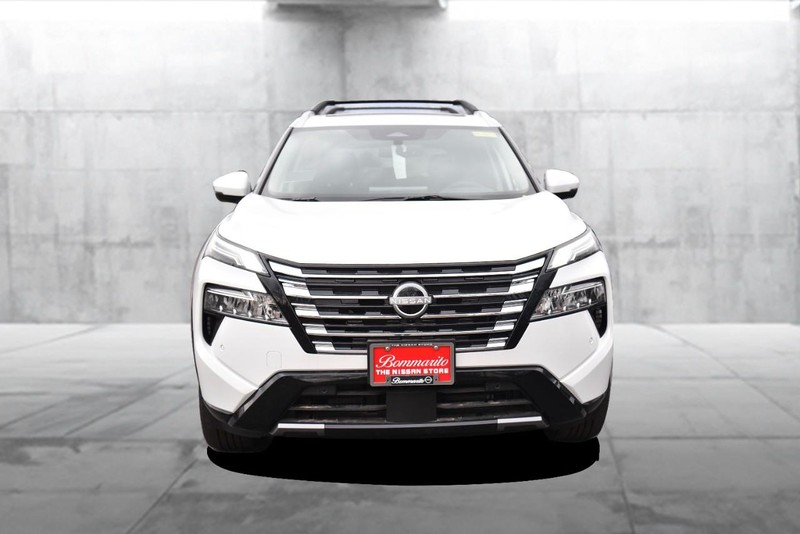 Nissan Rogue Vehicle Image 04