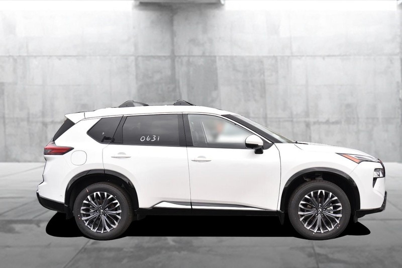 Nissan Rogue Vehicle Image 05