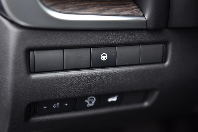 Nissan Rogue Vehicle Image 11