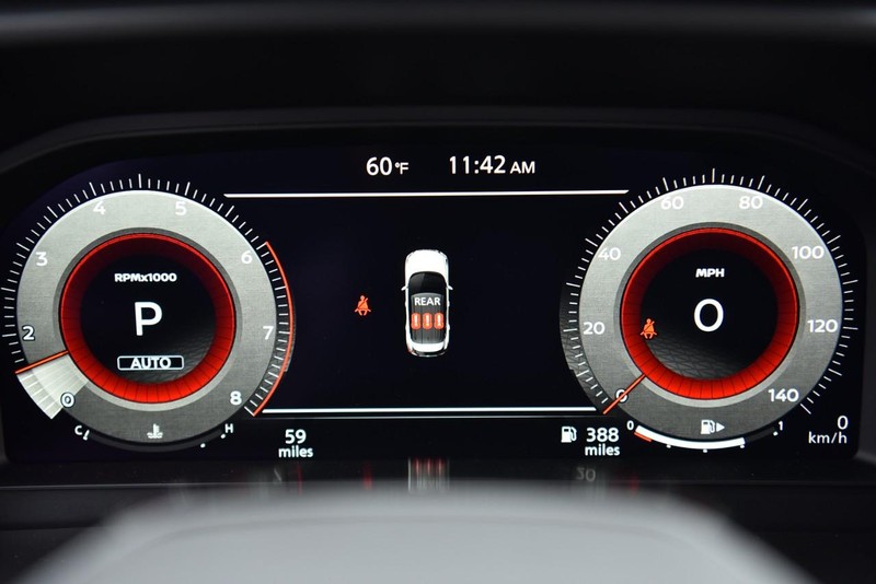 Nissan Rogue Vehicle Image 12