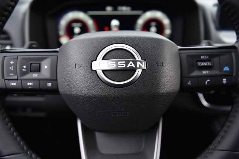 Nissan Rogue Vehicle Image 18