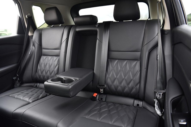 Nissan Rogue Vehicle Image 22