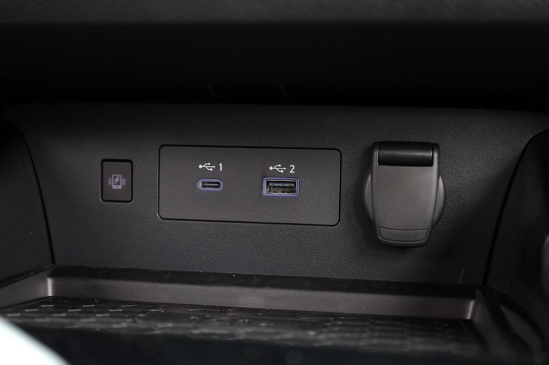 Nissan Altima Vehicle Image 15