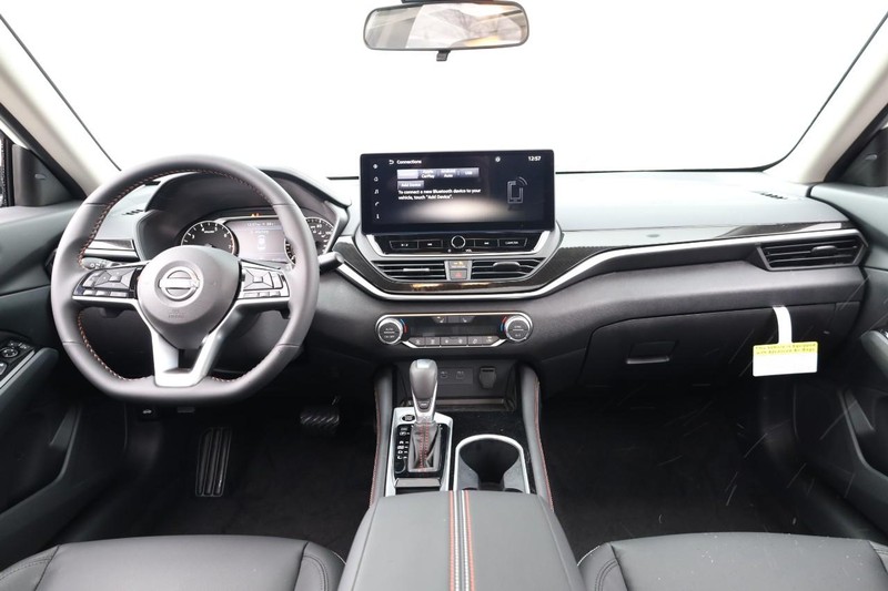 Nissan Altima Vehicle Image 23
