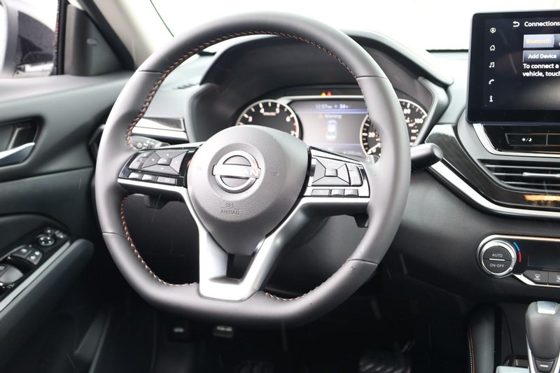 Nissan Altima Vehicle Image 24