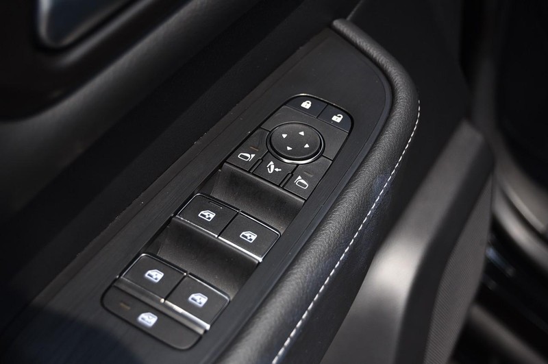 Nissan Armada Vehicle Image 09