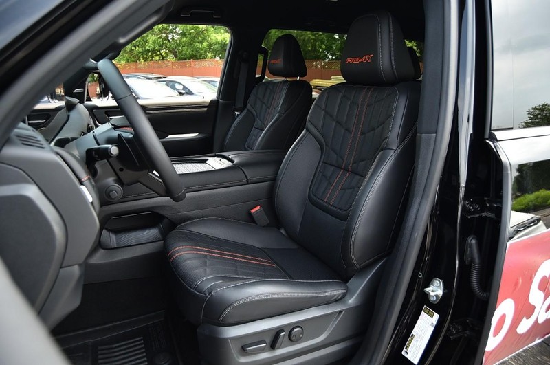 Nissan Armada Vehicle Image 26