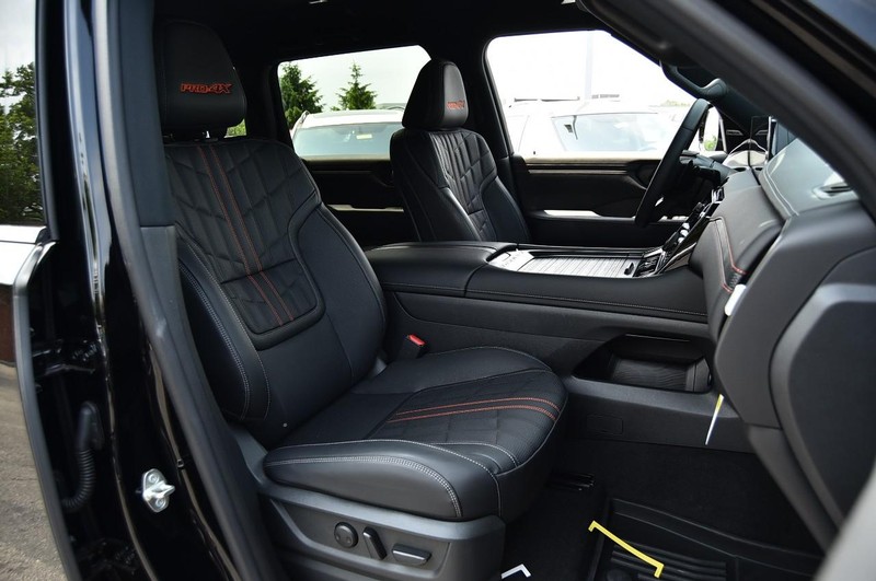 Nissan Armada Vehicle Image 27