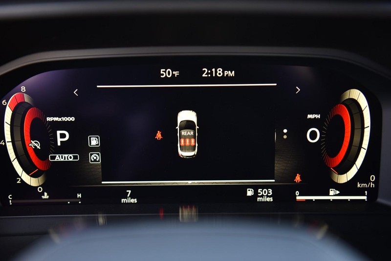 Nissan Rogue Vehicle Image 12