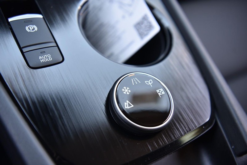 Nissan Rogue Vehicle Image 17