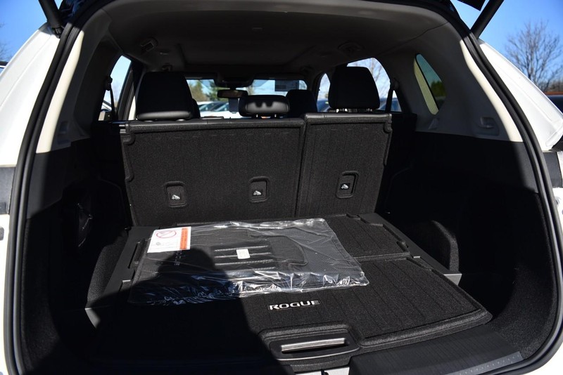 Nissan Rogue Vehicle Image 26