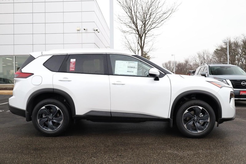 Nissan Rogue Vehicle Image 06
